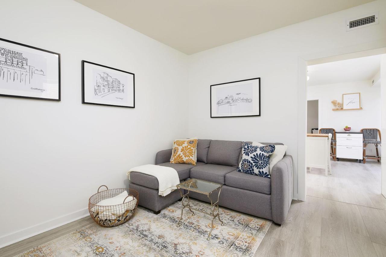 Appartamento Bonjour Mtl Rosemont Retreat Chic 1Br Central Air Montréal Esterno foto